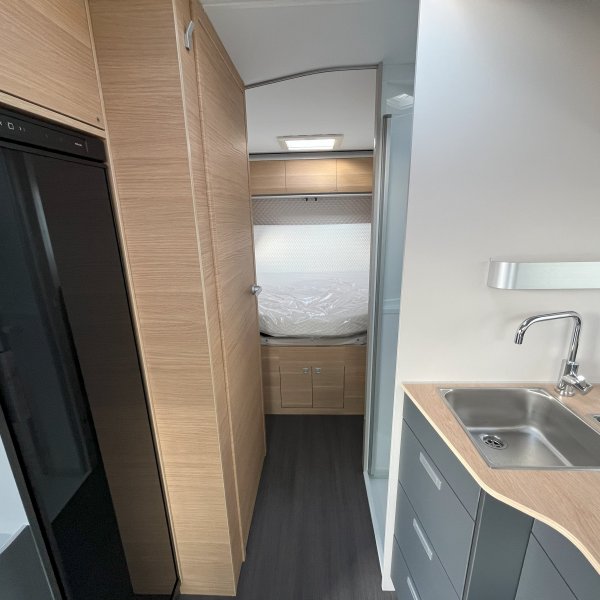 Antoine Caravanes et Camping Car MATRIX 650 DC 60th Adria