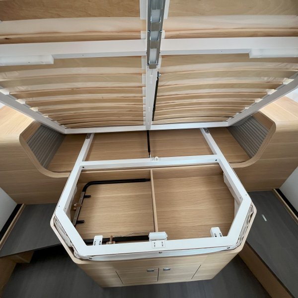 Antoine Caravanes et Camping Car MATRIX 650 DC 60th Adria