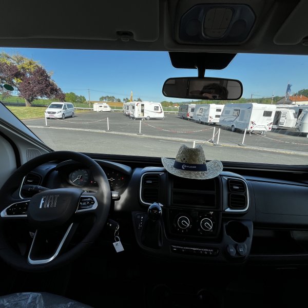 Antoine Caravanes et Camping Car COMPACT DC Adria