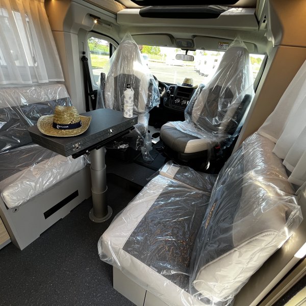 Antoine Caravanes et Camping Car COMPACT DC Adria