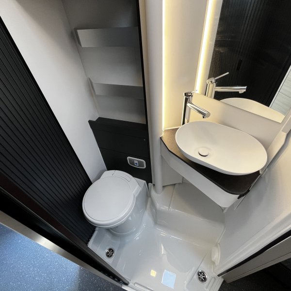 Antoine Caravanes et Camping Car COMPACT DC Adria