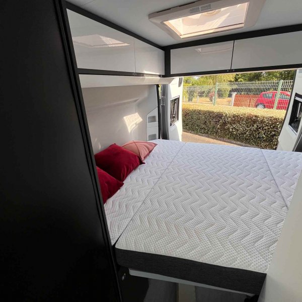 Antoine Caravanes et Camping Car TWIN SUPREME 600 SPB Adria