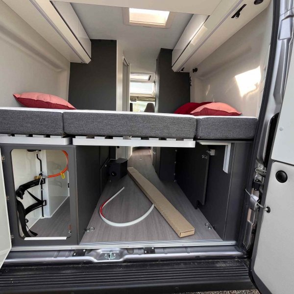 Antoine Caravanes et Camping Car TWIN SUPREME 600 SPB Adria