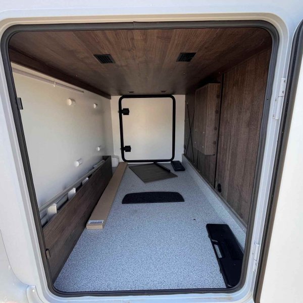 Antoine Caravanes et Camping Car TESSORO 463 UP Benimar