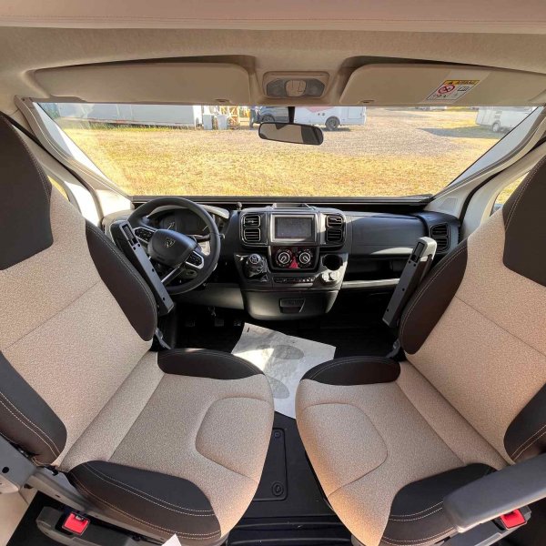 Antoine Caravanes et Camping Car COMPACT CX66 Giottiline