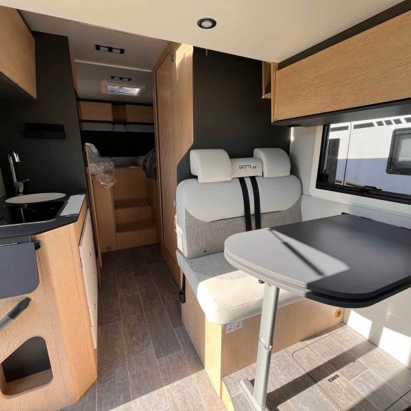 Antoine Caravanes et Camping Car COMPACT CX66 Giottiline