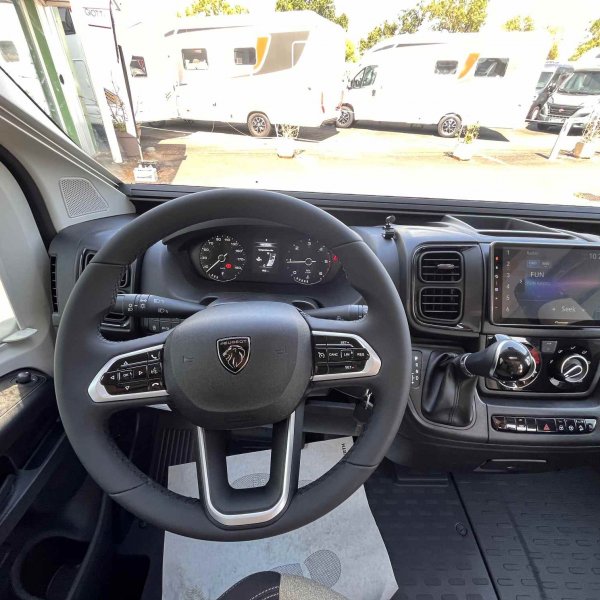 Antoine Caravanes et Camping Car COMPACT CX66 PREMIERE EDITION Giottiline