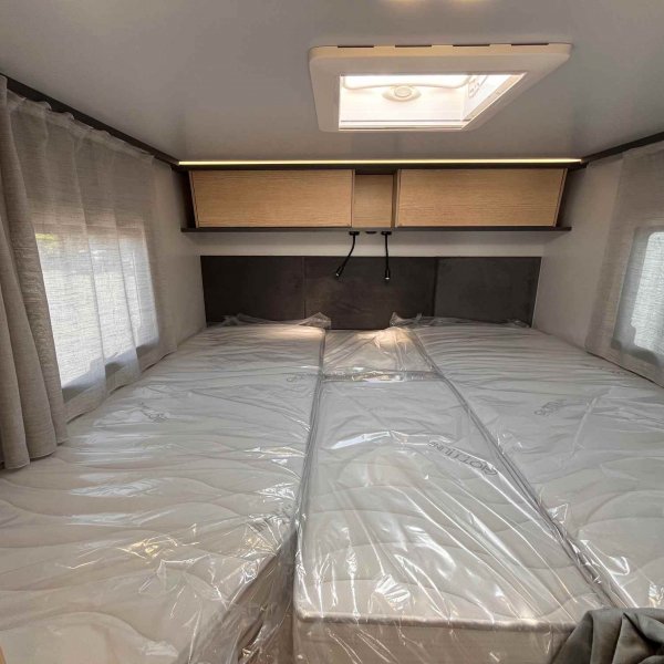 Antoine Caravanes et Camping Car COMPACT CX66 PREMIERE EDITION Giottiline
