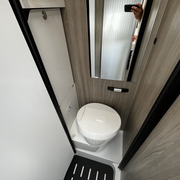 Antoine Caravanes et Camping Car R 621 Randger