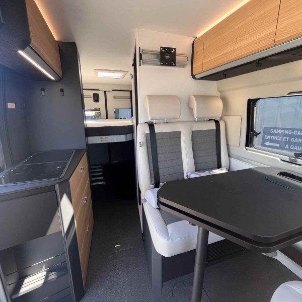 Antoine Caravanes et Camping Car TWIN 640 SGX 60 Years Adria