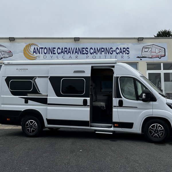 Antoine Caravanes et Camping Car TWIN EDITION 640 SLB Adria
